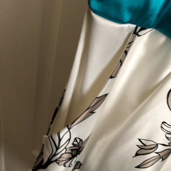 LE CHATEAU Semi-Formal Floral A-line Dress Size L with Pockets - Picture 3 of 13